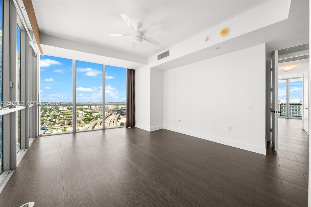 Recently Rented: $7,400 (2 beds, 2 baths, 1647 Square Feet)