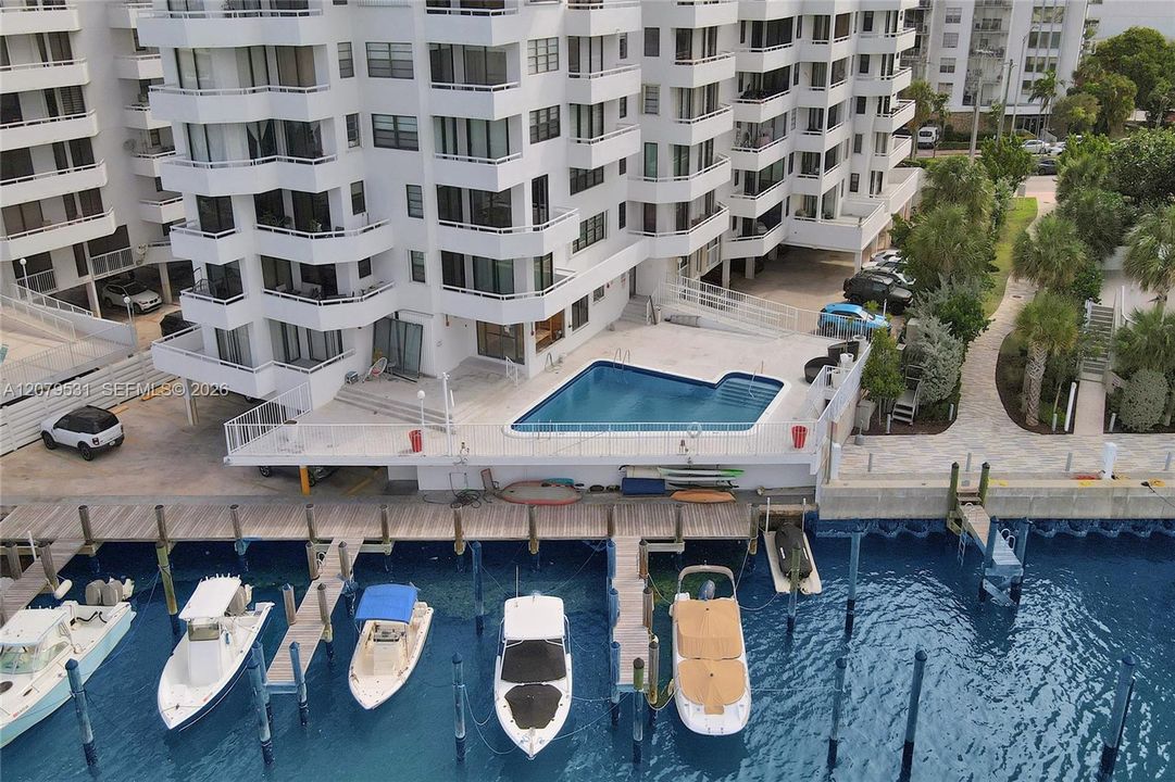 For Rent: $4,200 (2 beds, 2 baths, 1311 Square Feet)