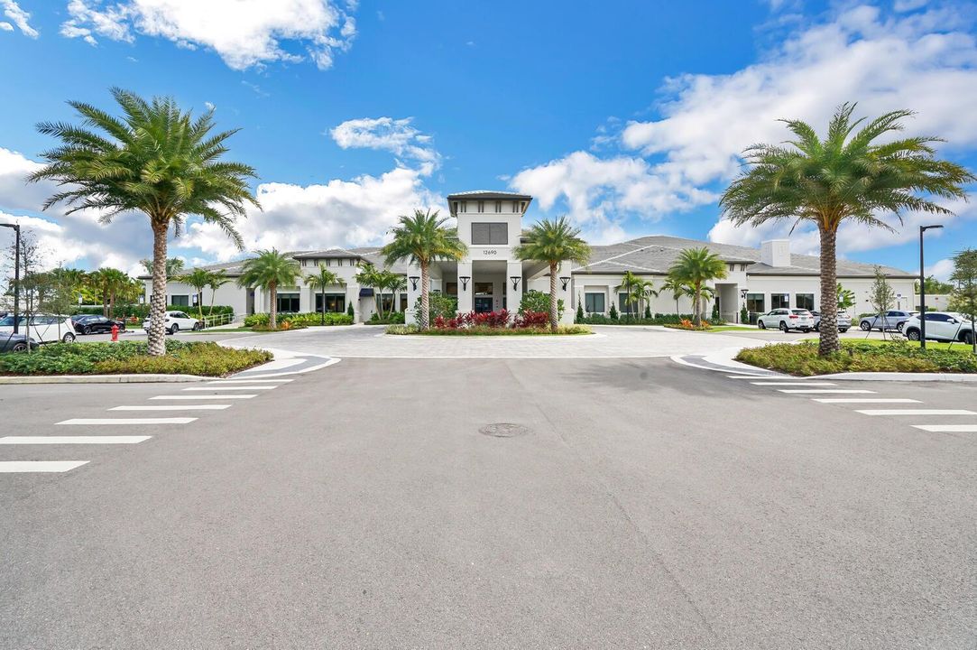 CLUBHOUSE