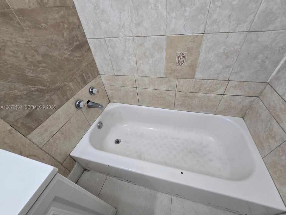 В аренду: $1,700 (3 спален, 1 ванн, 1252 Квадратных фут)