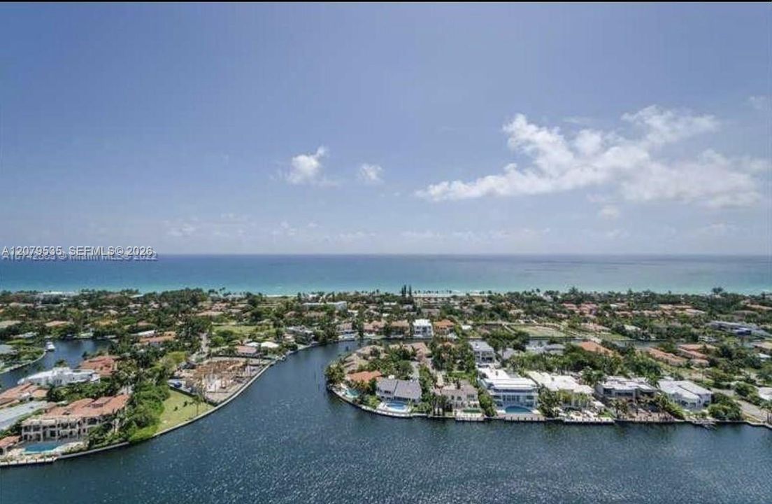 For Rent: $25,000 (5 beds, 4 baths, 4690 Square Feet)