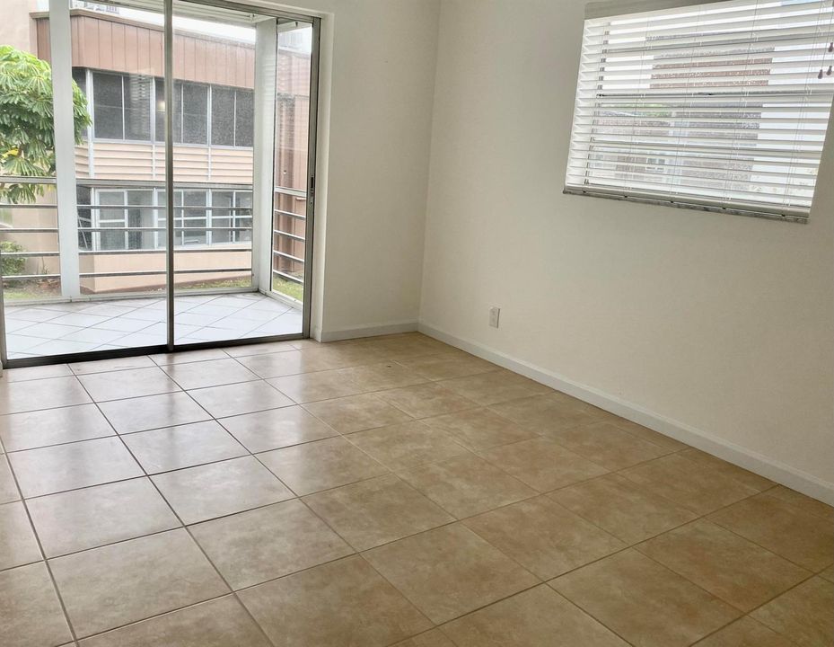 2nd bedroom/den