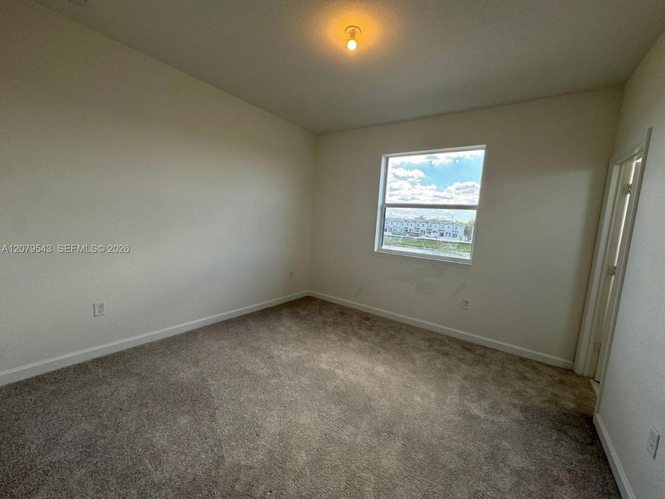 For Sale: $399,000 (3 beds, 2 baths, 1393 Square Feet)