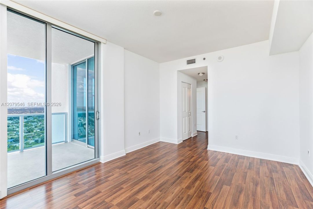For Rent: $4,000 (3 beds, 3 baths, 1570 Square Feet)