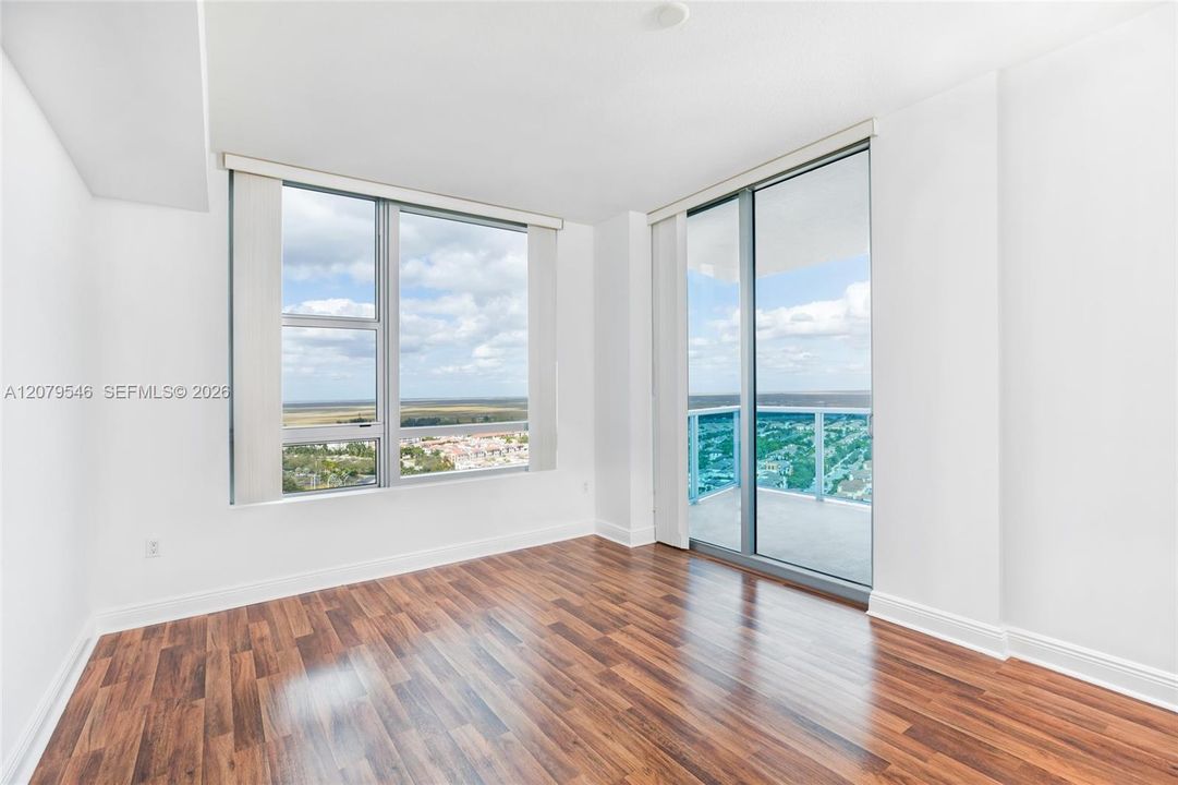 For Rent: $4,000 (3 beds, 3 baths, 1570 Square Feet)