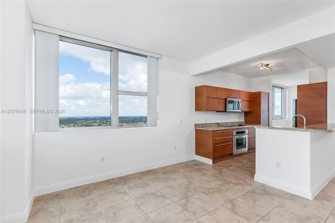 For Rent: $4,000 (3 beds, 3 baths, 1570 Square Feet)