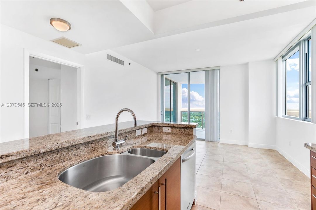 For Rent: $4,000 (3 beds, 3 baths, 1570 Square Feet)