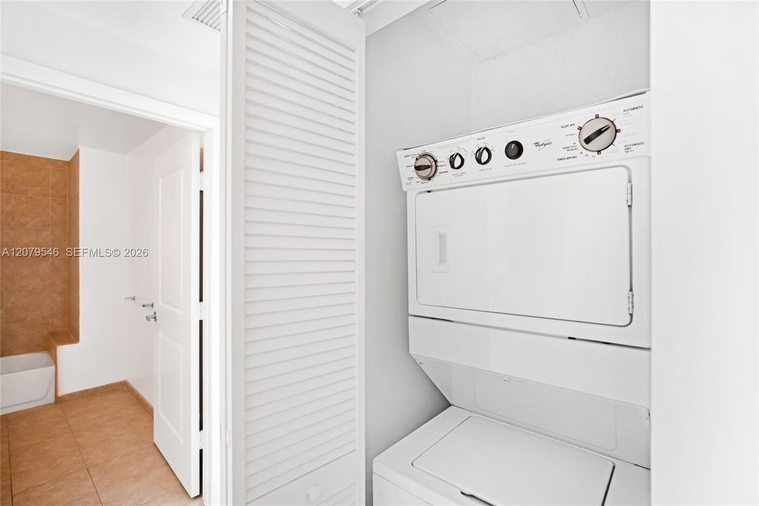 For Rent: $4,000 (3 beds, 3 baths, 1570 Square Feet)