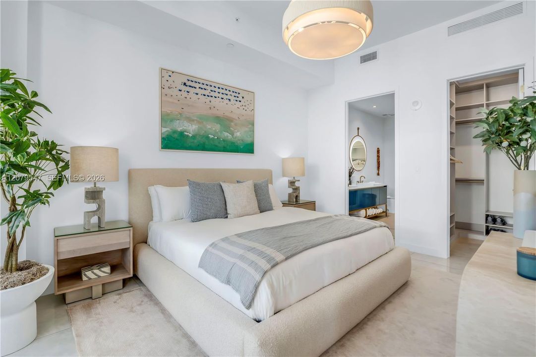 For Rent: $15,500 (2 beds, 2 baths, 886 Square Feet)