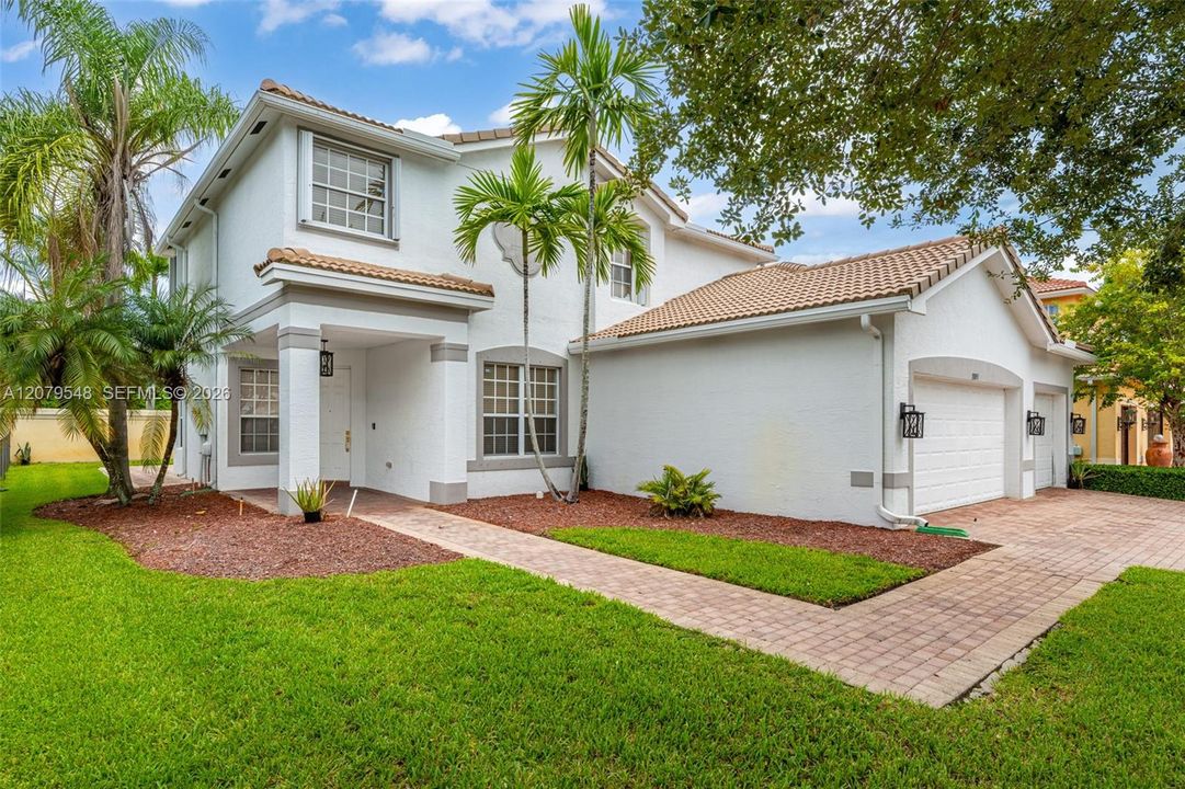 En Venta: $820,000 (4 camas, 2 baños, 2508 Pies cuadrados)