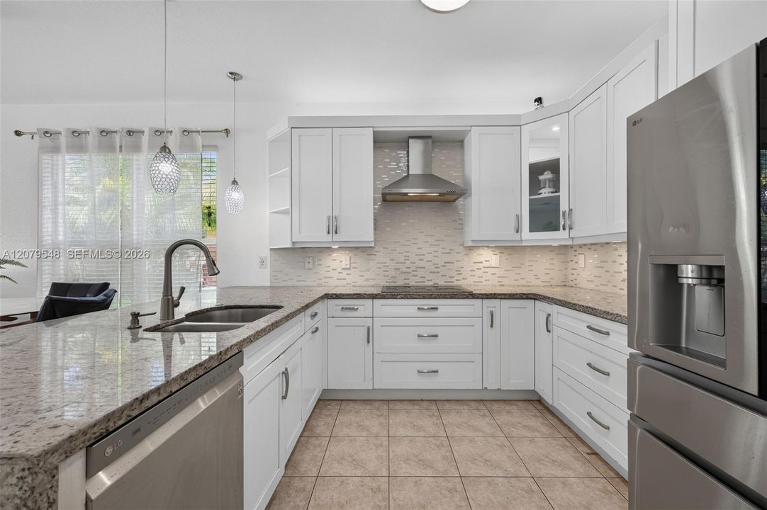 En Venta: $820,000 (4 camas, 2 baños, 2508 Pies cuadrados)