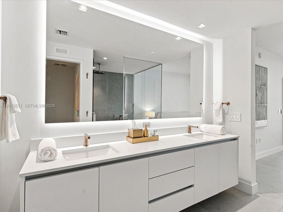 For Rent: $13,500 (3 beds, 3 baths, 1522 Square Feet)