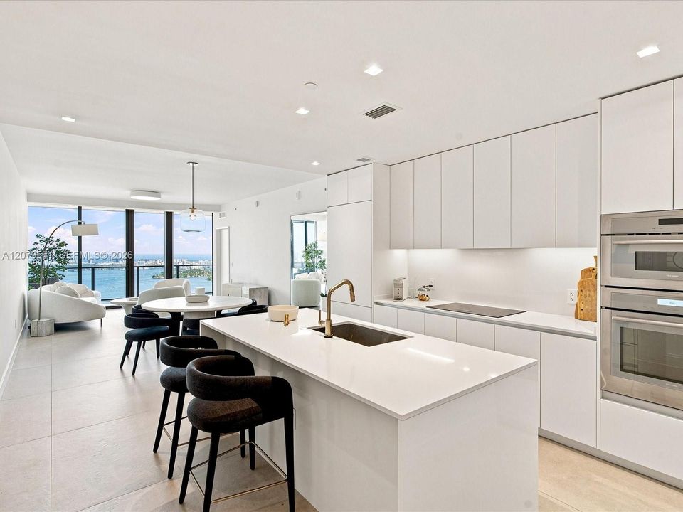 For Rent: $13,500 (3 beds, 3 baths, 1522 Square Feet)