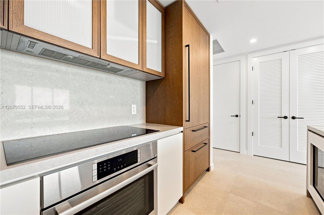 For Rent: $11,000 (3 beds, 3 baths, 1470 Square Feet)