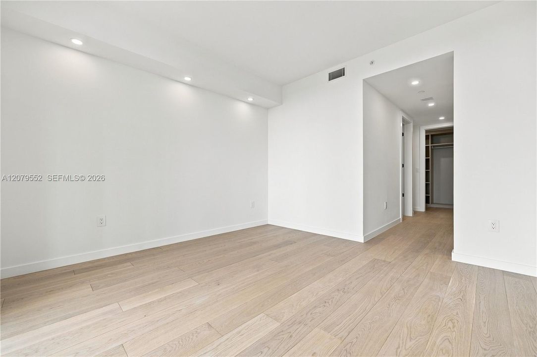 For Rent: $11,000 (3 beds, 3 baths, 1470 Square Feet)