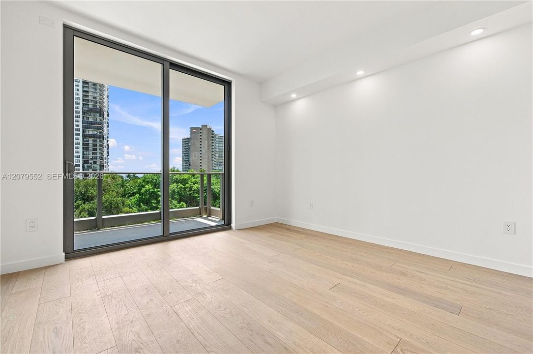 For Rent: $11,000 (3 beds, 3 baths, 1470 Square Feet)