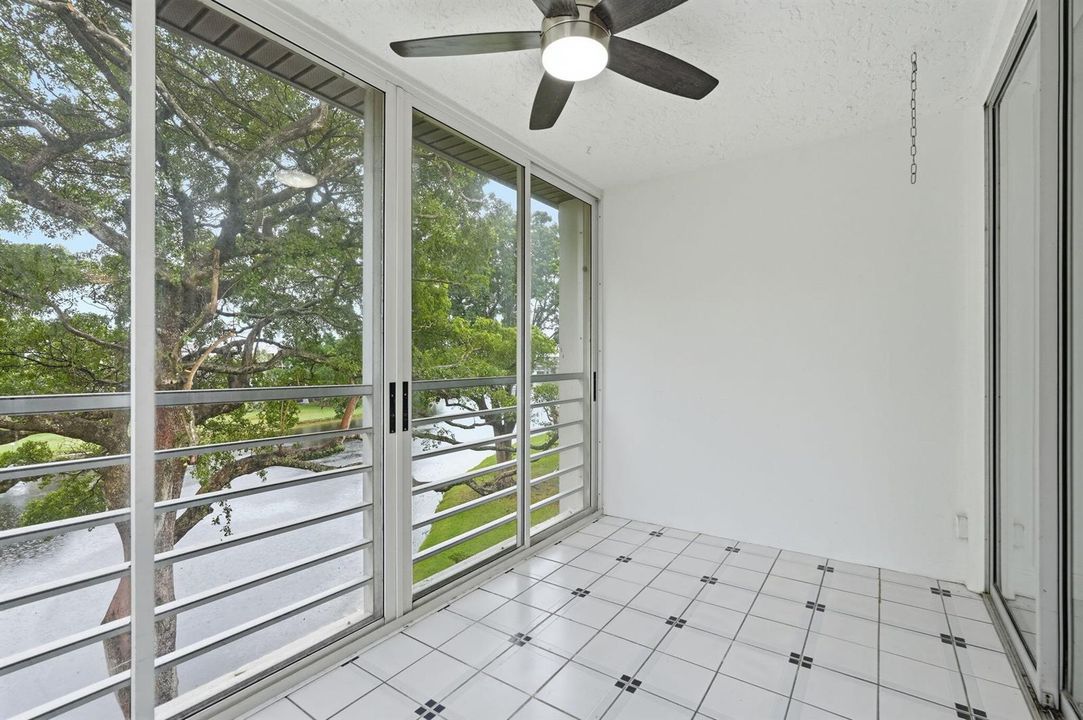 24-web-or-mls-9325_Lagoon_Pl_Unit_405_02