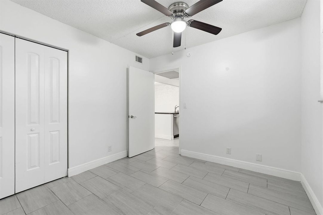 10-web-or-mls-9325_Lagoon_Pl_Unit_405_01