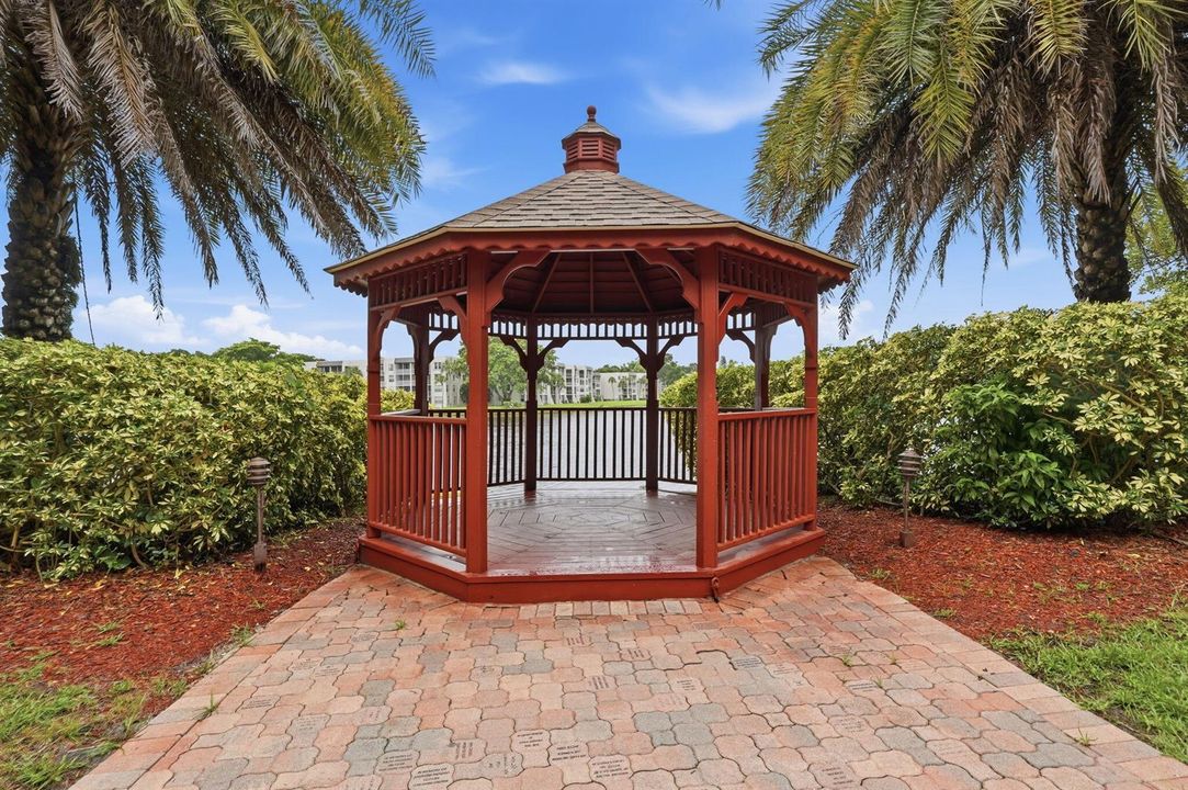 47-web-or-mls-9325_Lagoon_Pl_Unit_405_04