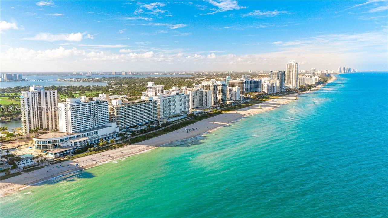 For Rent: $3,100 (1 beds, 2 baths, 1047 Square Feet)