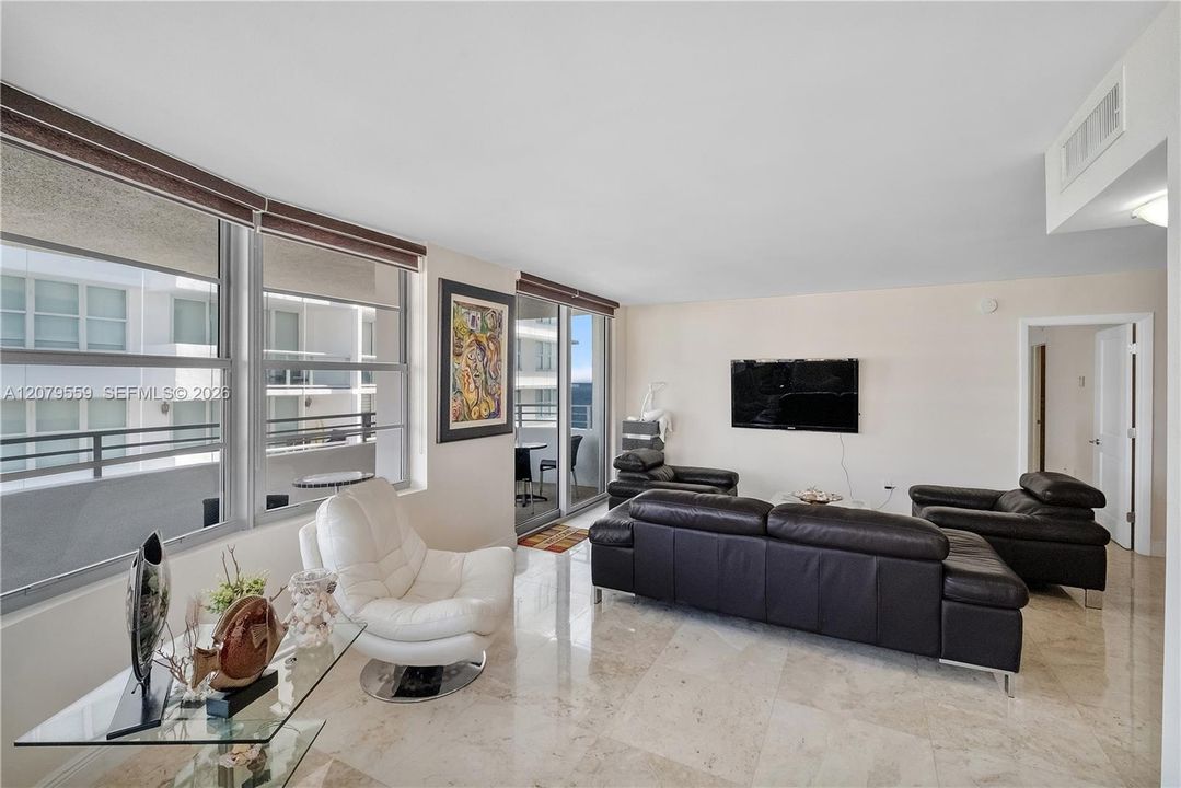 For Rent: $3,100 (1 beds, 2 baths, 1047 Square Feet)