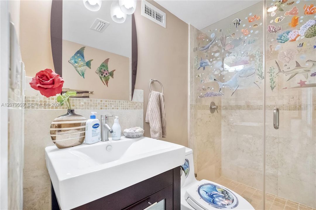For Rent: $3,100 (1 beds, 2 baths, 1047 Square Feet)