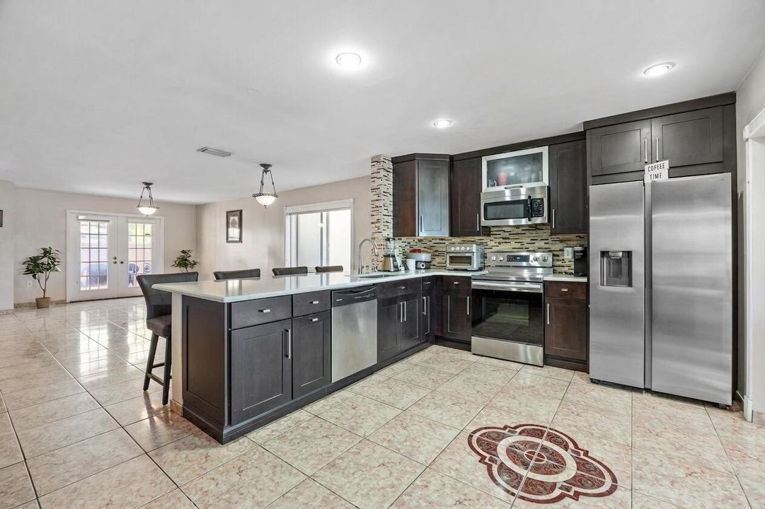 Kitchen Pic 4