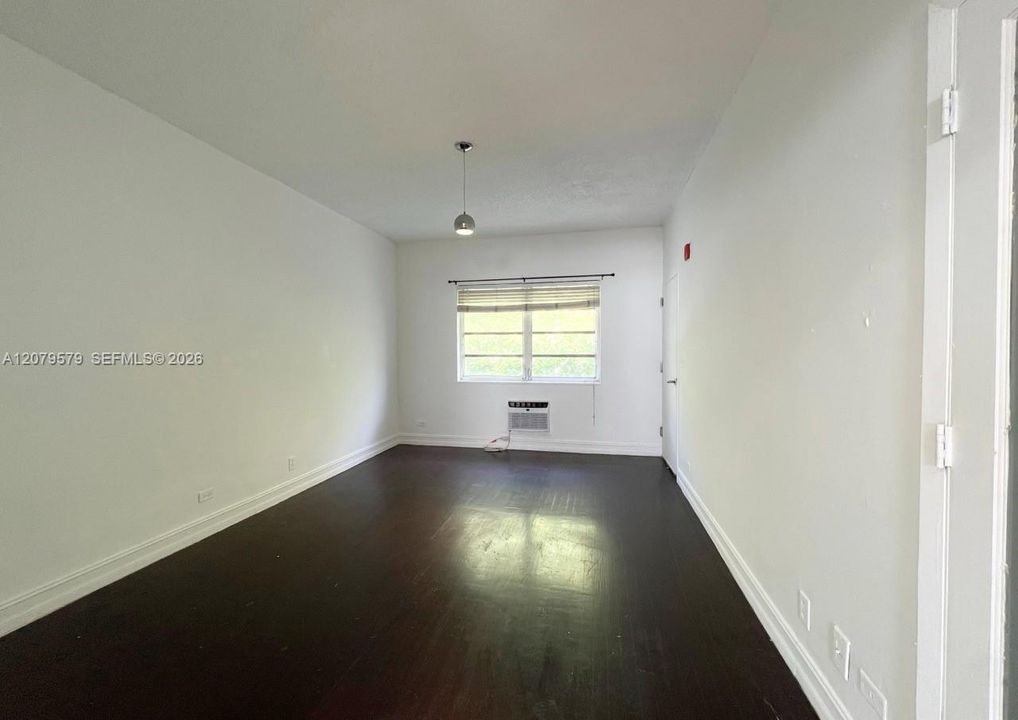 Activo con contrato: $1,600 (0 camas, 1 baños, 475 Pies cuadrados)