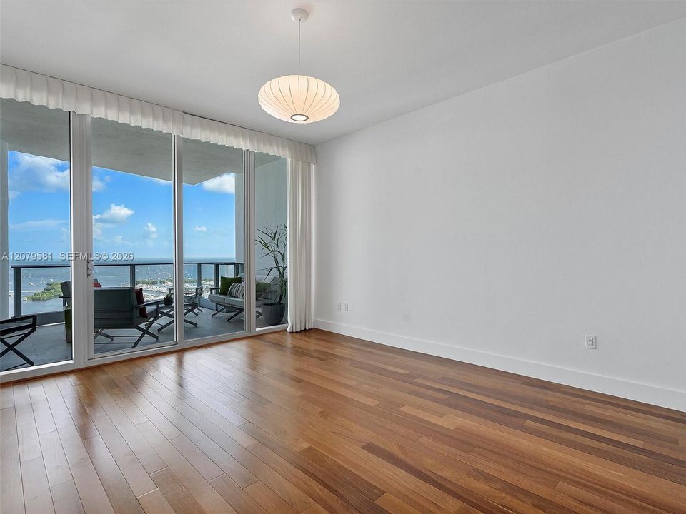 Primary suite