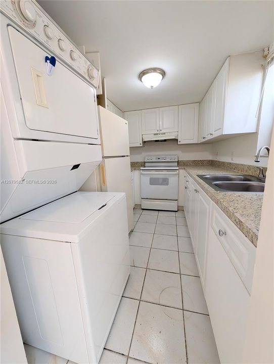 В аренду: $1,990 (3 спален, 2 ванн, 1232 Квадратных фут)