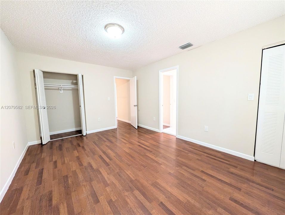 В аренду: $1,990 (3 спален, 2 ванн, 1232 Квадратных фут)