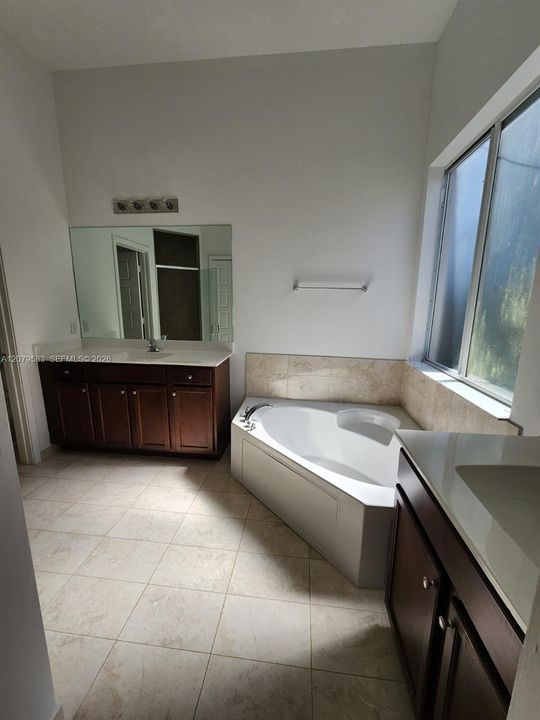 En Renta: $3,800 (3 camas, 2 baños, 1980 Pies cuadrados)