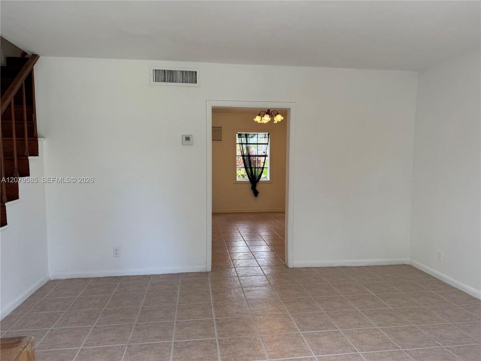 En Venta: $340,000 (2 camas, 2 baños, 1008 Pies cuadrados)