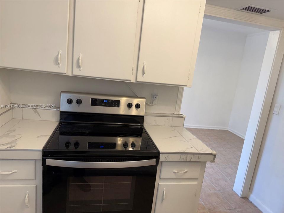 En Venta: $340,000 (2 camas, 2 baños, 1008 Pies cuadrados)
