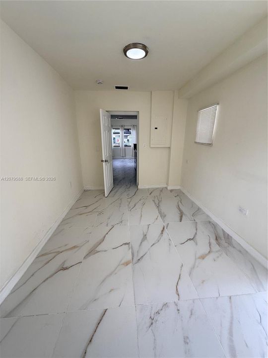 For Rent: $2,800 (3 beds, 2 baths, 725 Square Feet)