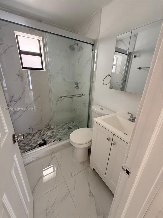 For Rent: $2,800 (3 beds, 2 baths, 725 Square Feet)