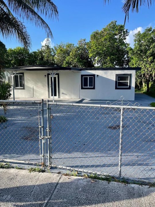 For Sale: $780,000 (4 beds, 3 baths, 1764 Square Feet)