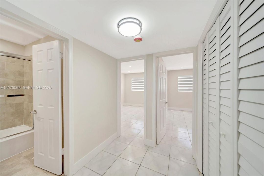 For Rent: $1,800 (2 beds, 1 baths, 770 Square Feet)