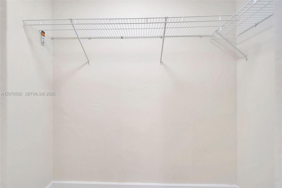 For Rent: $1,800 (2 beds, 1 baths, 770 Square Feet)