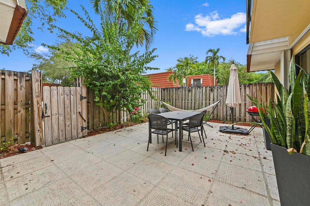 23 patio 01