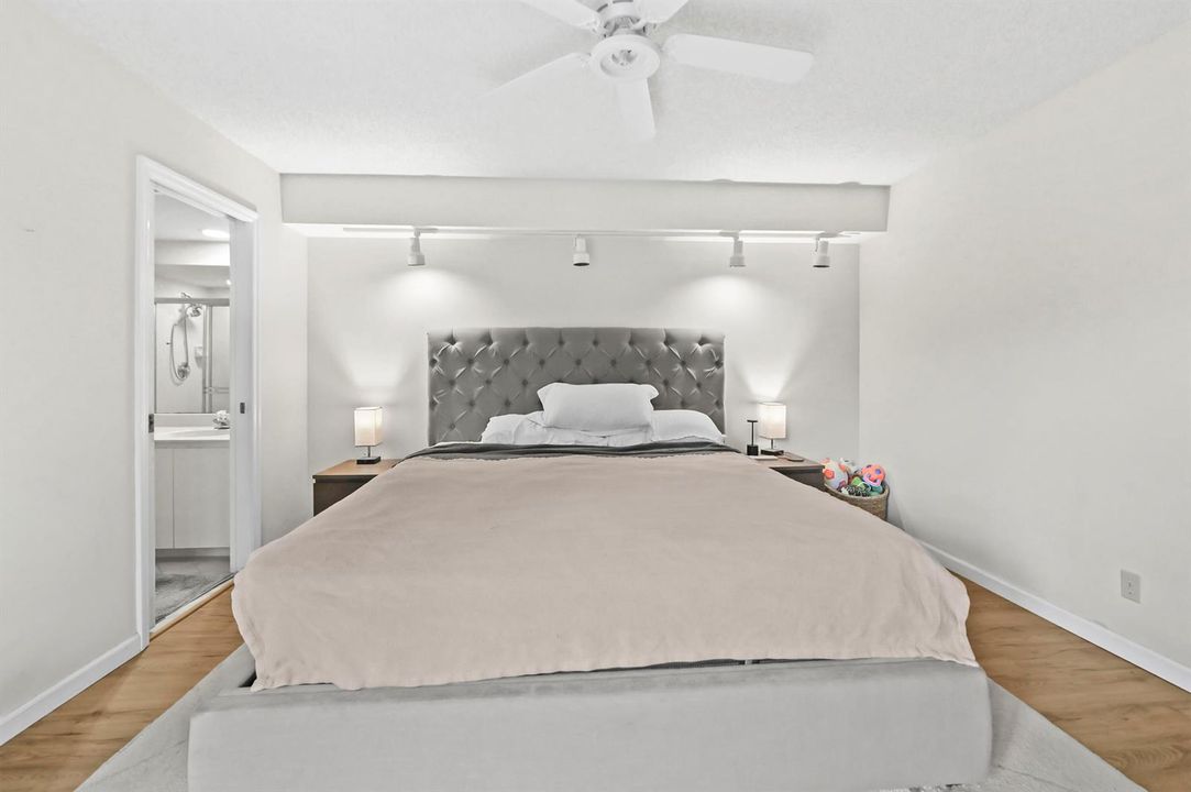 20 Bedroom 04