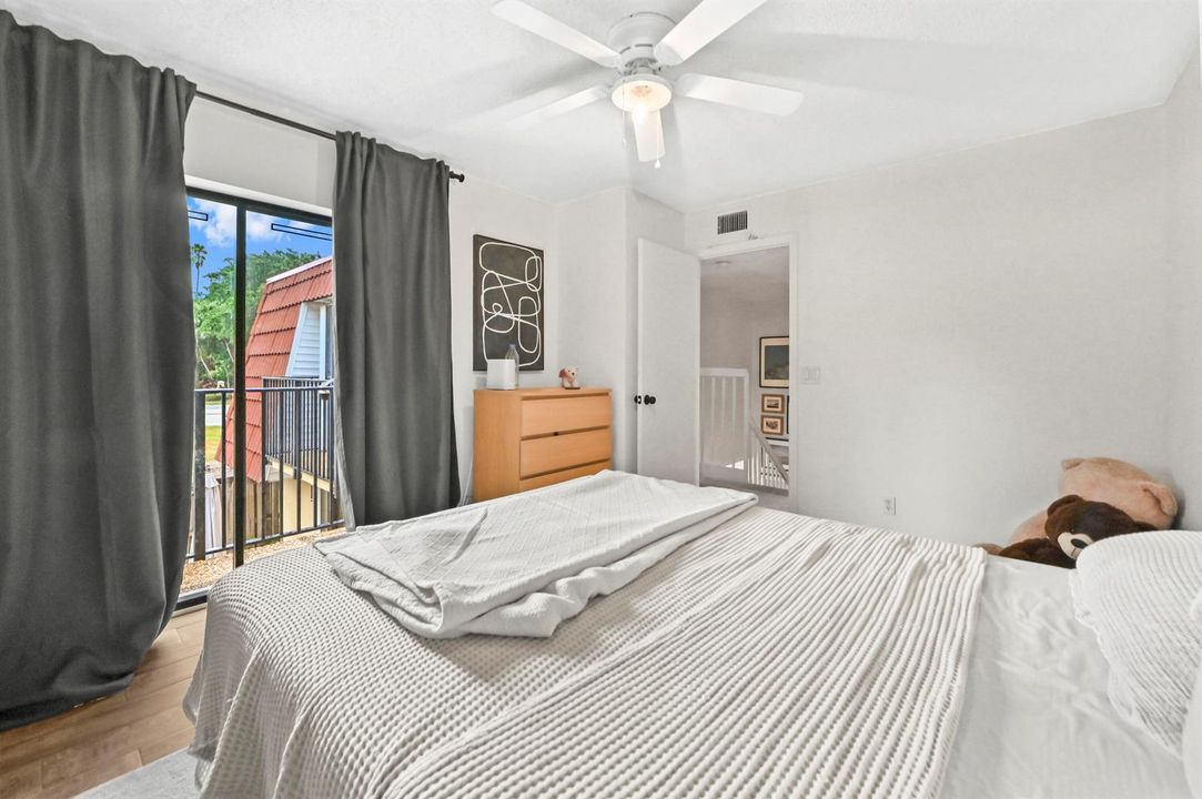 18 Bedroom 02