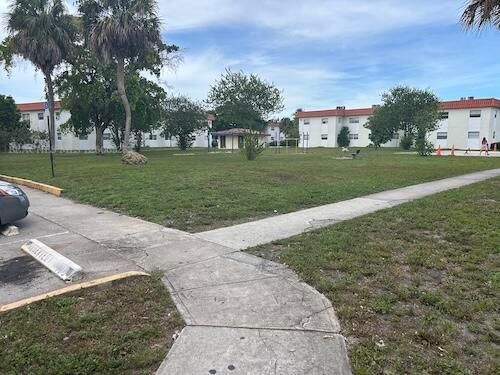 COMMUNITY PLAYGROUND