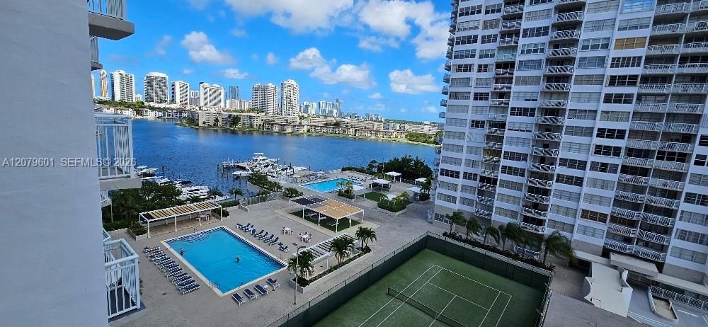 На продажу: $245,000 (2 спален, 2 ванн, 1565 Квадратных фут)