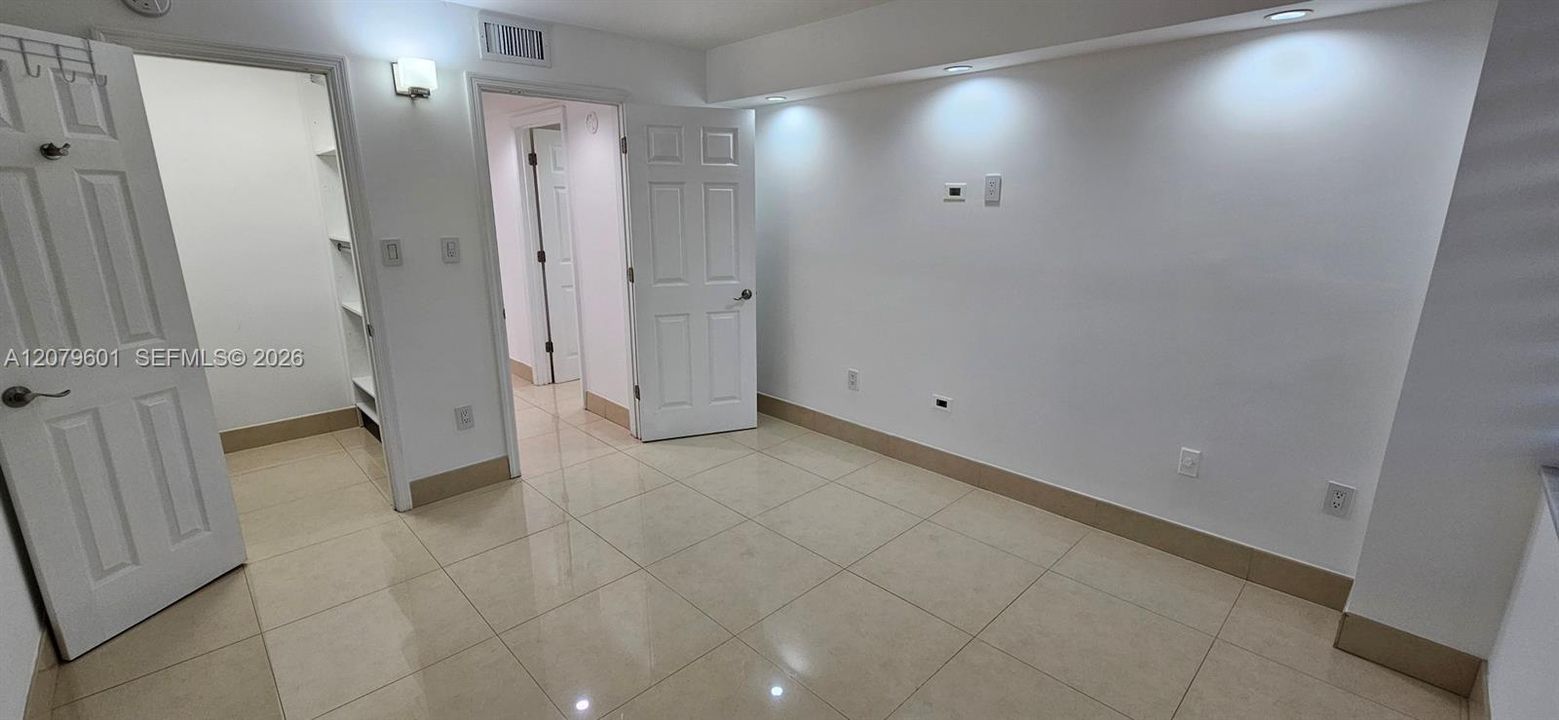 На продажу: $245,000 (2 спален, 2 ванн, 1565 Квадратных фут)