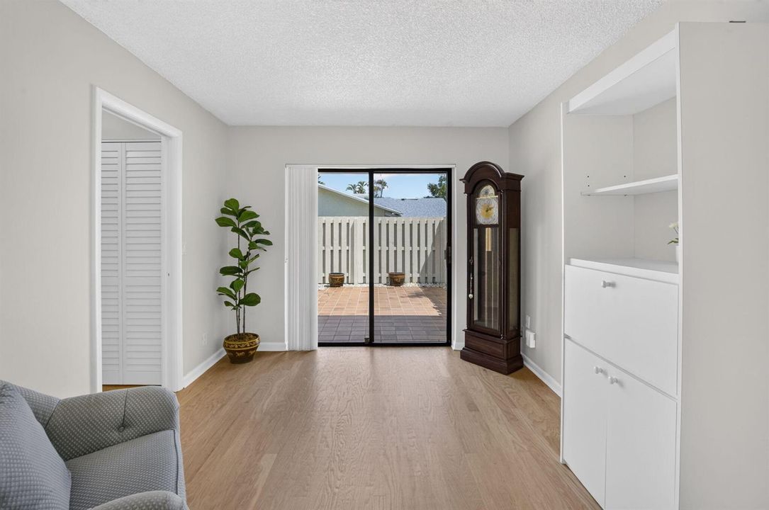 Private entrance to patio