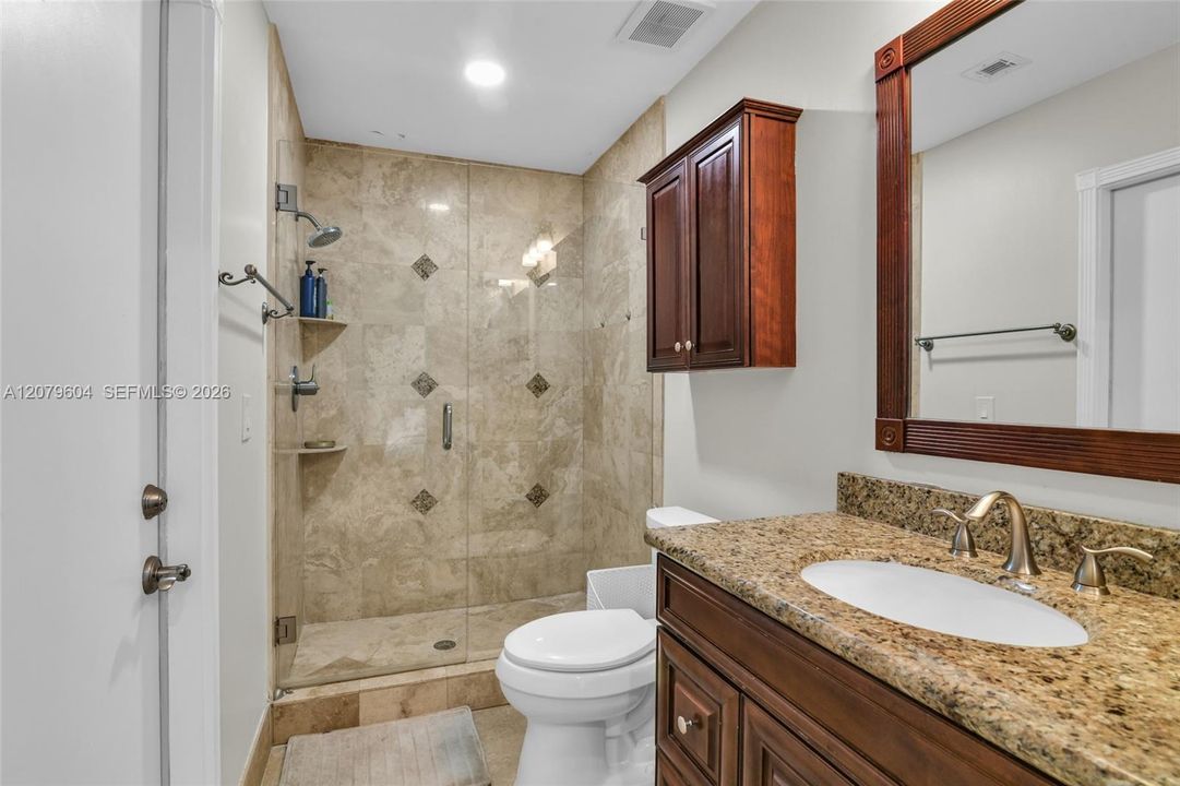 For Rent: $8,900 (5 beds, 3 baths, 2785 Square Feet)