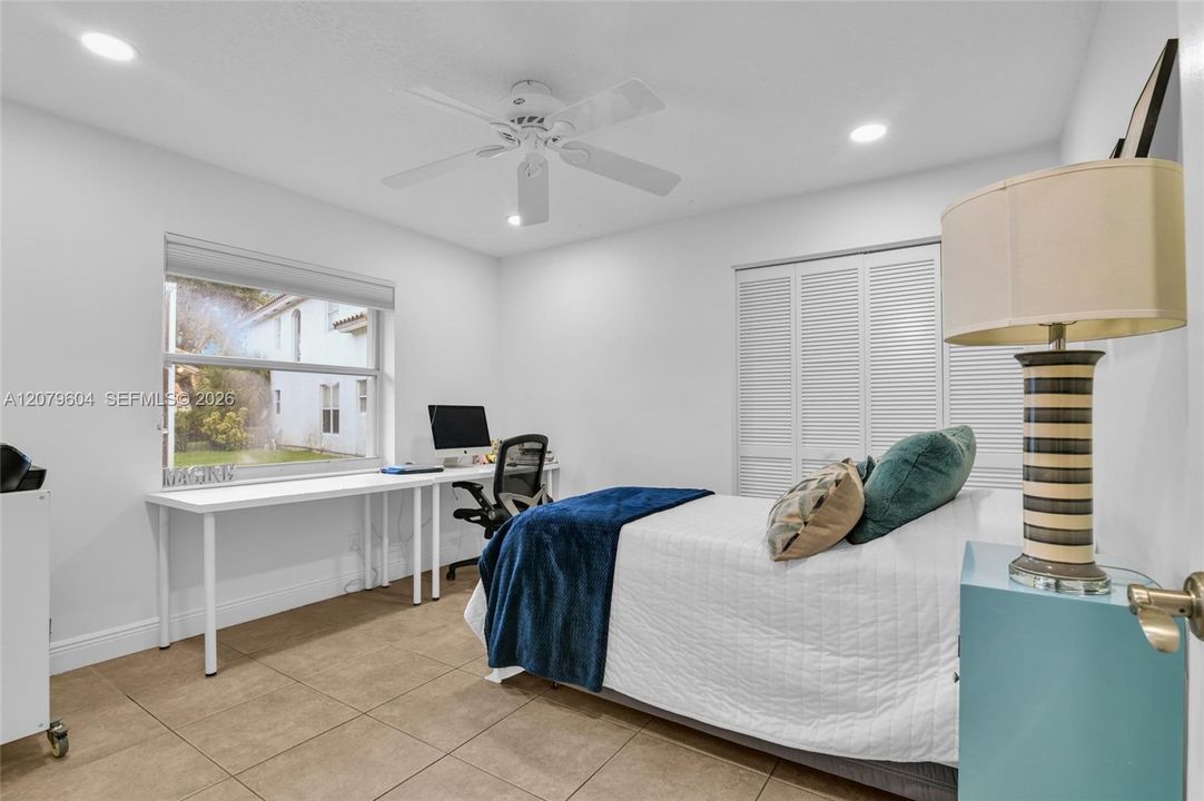For Rent: $8,900 (5 beds, 3 baths, 2785 Square Feet)