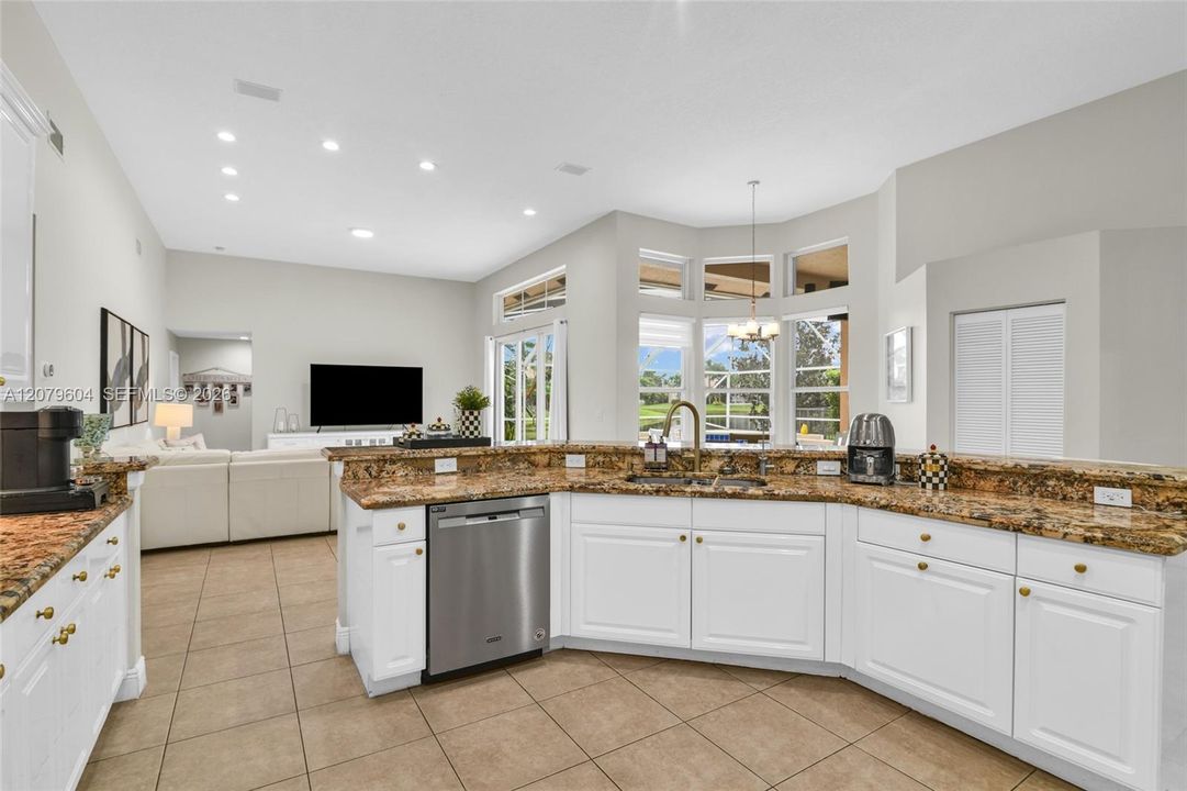 For Rent: $8,900 (5 beds, 3 baths, 2785 Square Feet)