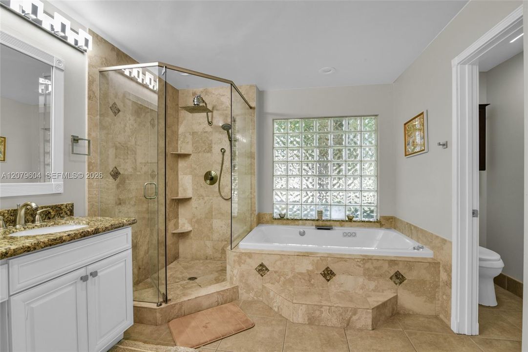 For Rent: $8,900 (5 beds, 3 baths, 2785 Square Feet)